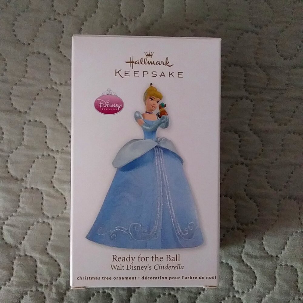 2012 Hallmark Disney Cinderella "Ready for the Ball" Ornament